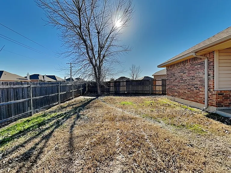 9004 Arman Dr — Photo 24