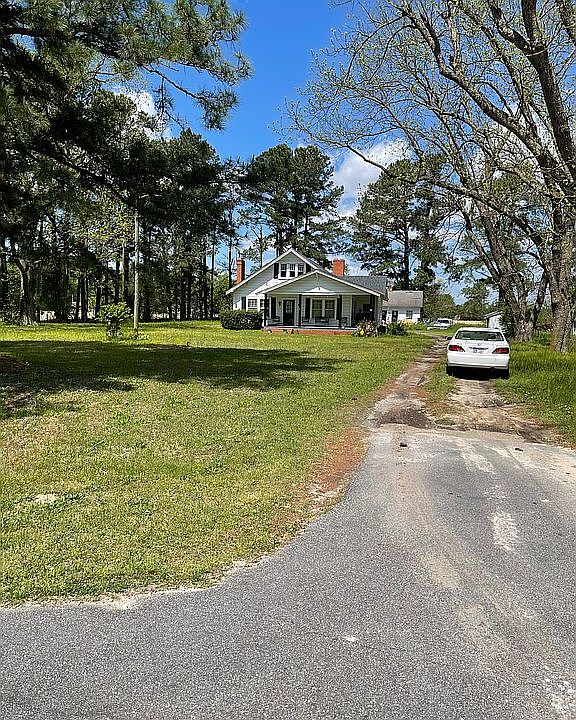 2nd image of 3037 Highway 79 E