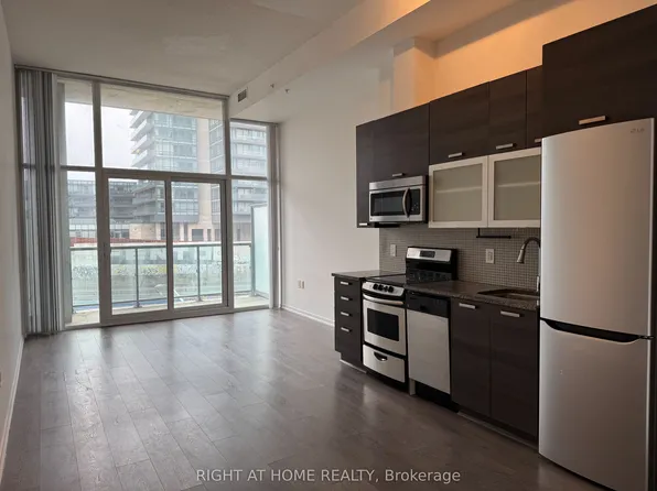 36 Lisgar St #321, Toronto, ON M6J 0C7