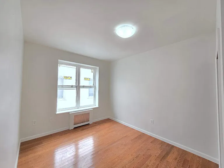 2349 E 22nd St #2F — Photo 8
