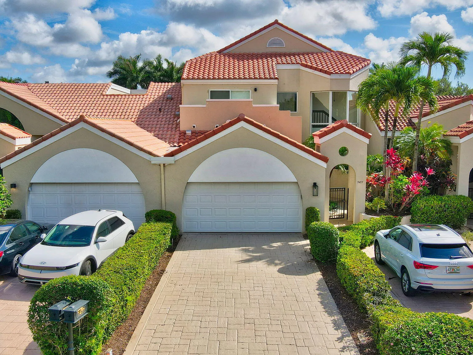 3 bed, 2.5 bath, 2782 sqft, $10,500 — Photo 2