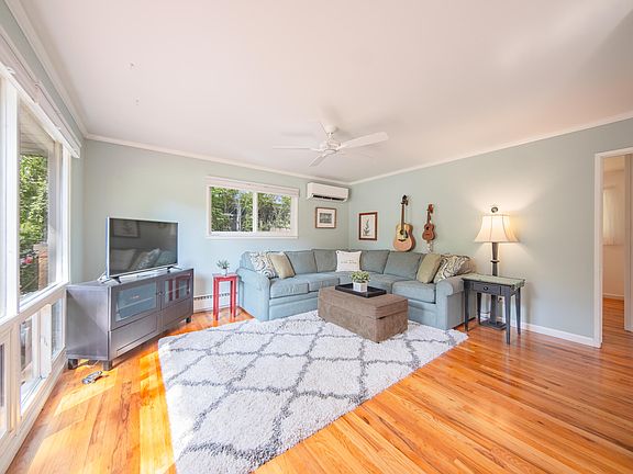 5th image of 2104 S Circle Dr