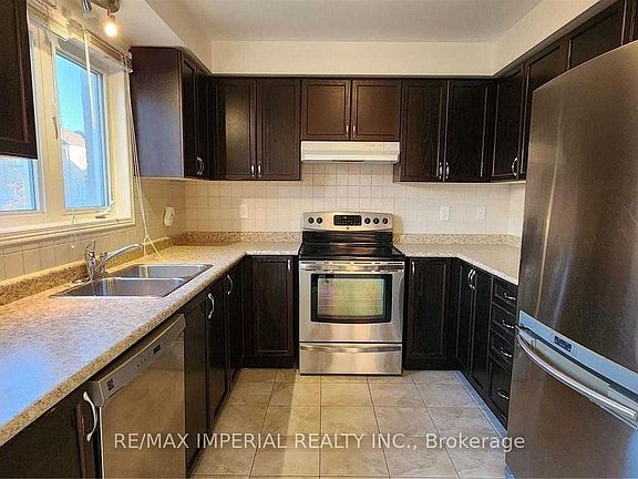 4th image of 1423 Rennie St