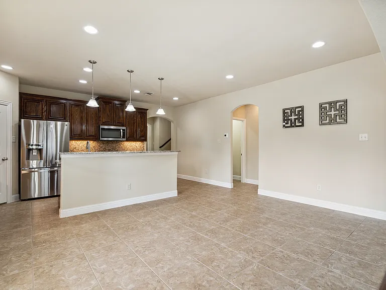 4213 Pecan Bend Ln — Photo 4
