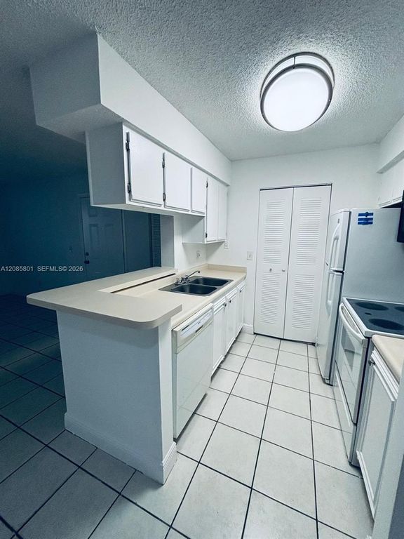 1237 SW 46th Ave APT 811, photo 8