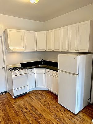 2nd image of 1575 3rd Ave APT 5A