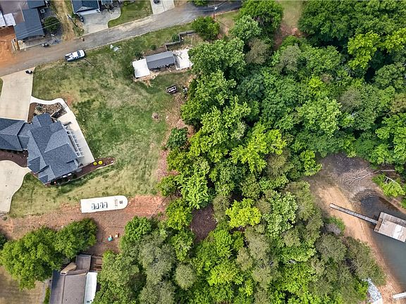 4th image of 206 James Hare Rd