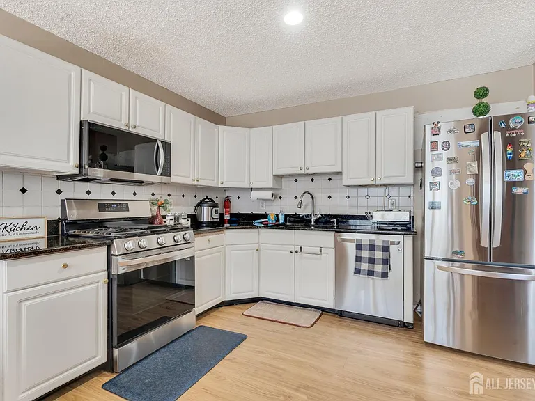 55 Guisborough Way — Photo 4