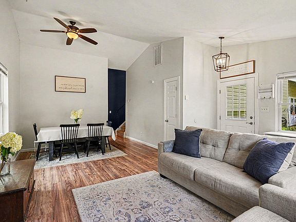 5th image of 436 Winterberry Dr
