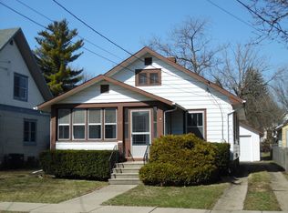 737 N 9th St, Dekalb, IL 60115