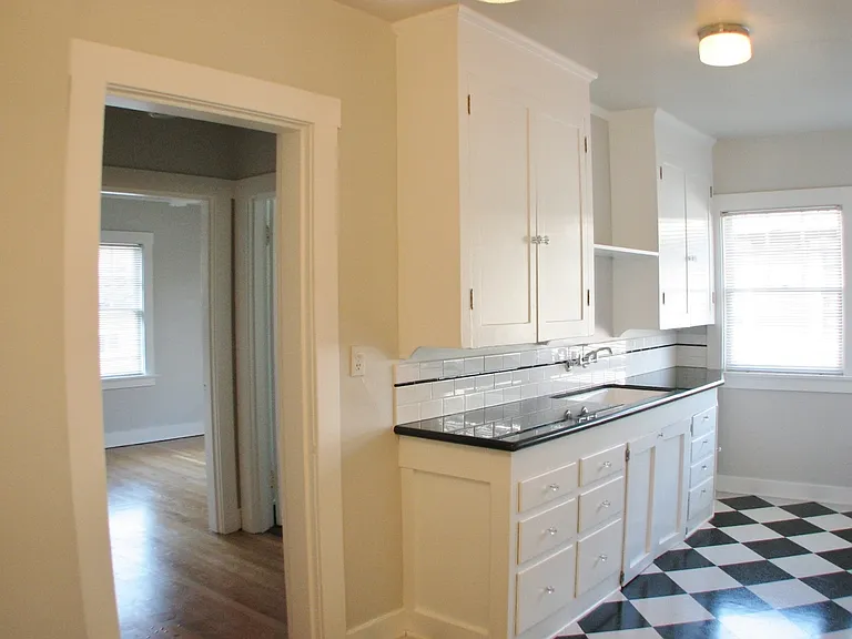 2256-66 NW Quimby St — Photo 41