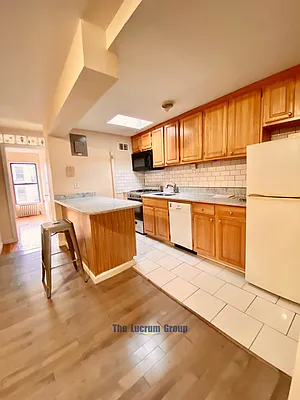 Rented by Lucrum Group | media 2