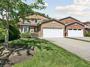 1287 Willowbank Trl, Mississauga, ON L4W 3P9