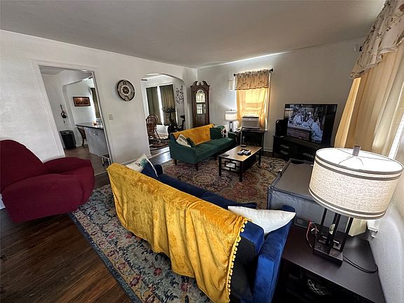 3rd image of 110 Academy St