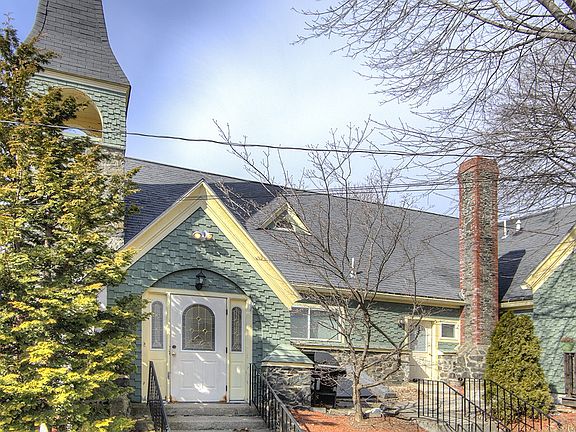3rd image of 890 Winthrop Ave #A