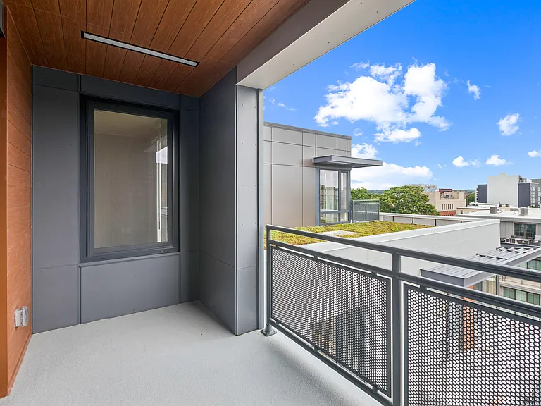Park Morton Apartments — Photo 13