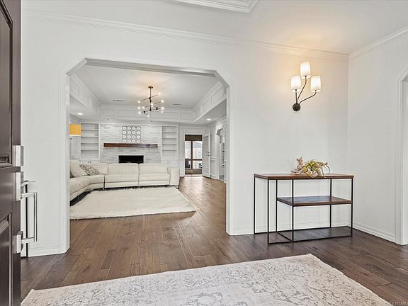 4th image of 2616 Kensington Way