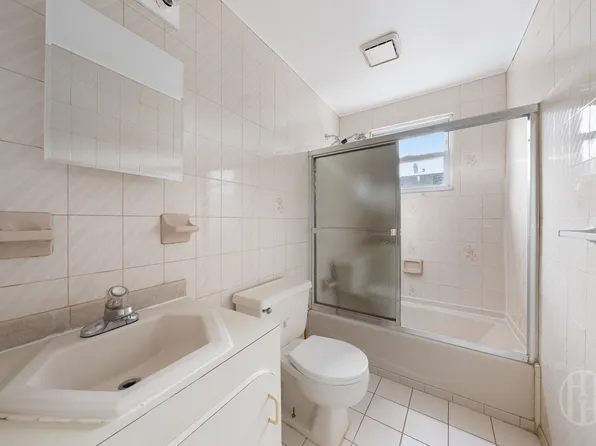 246-14 137th Road image 23 of 26