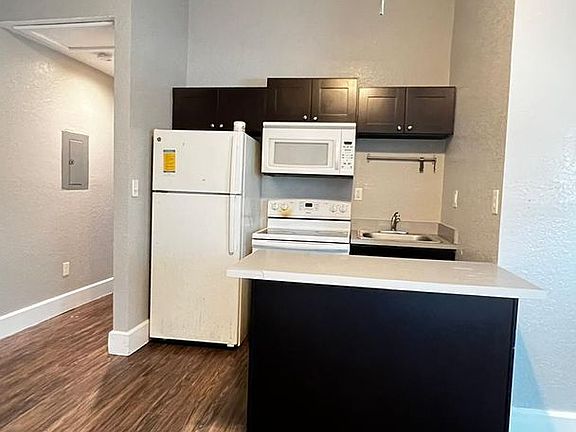 3rd image of 618 30th Ave S APT 5