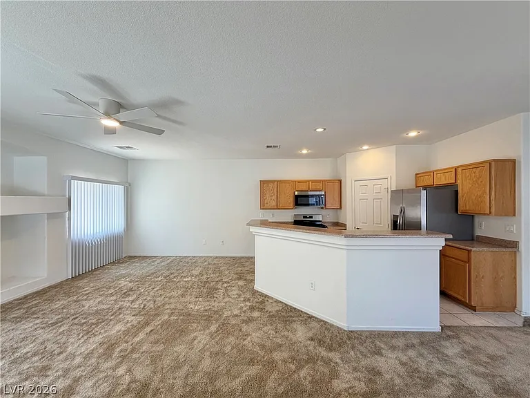 89 Dow Jones St #3 — Photo 2