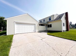 3502 Parkway Blvd, Two Rivers, WI 54241
