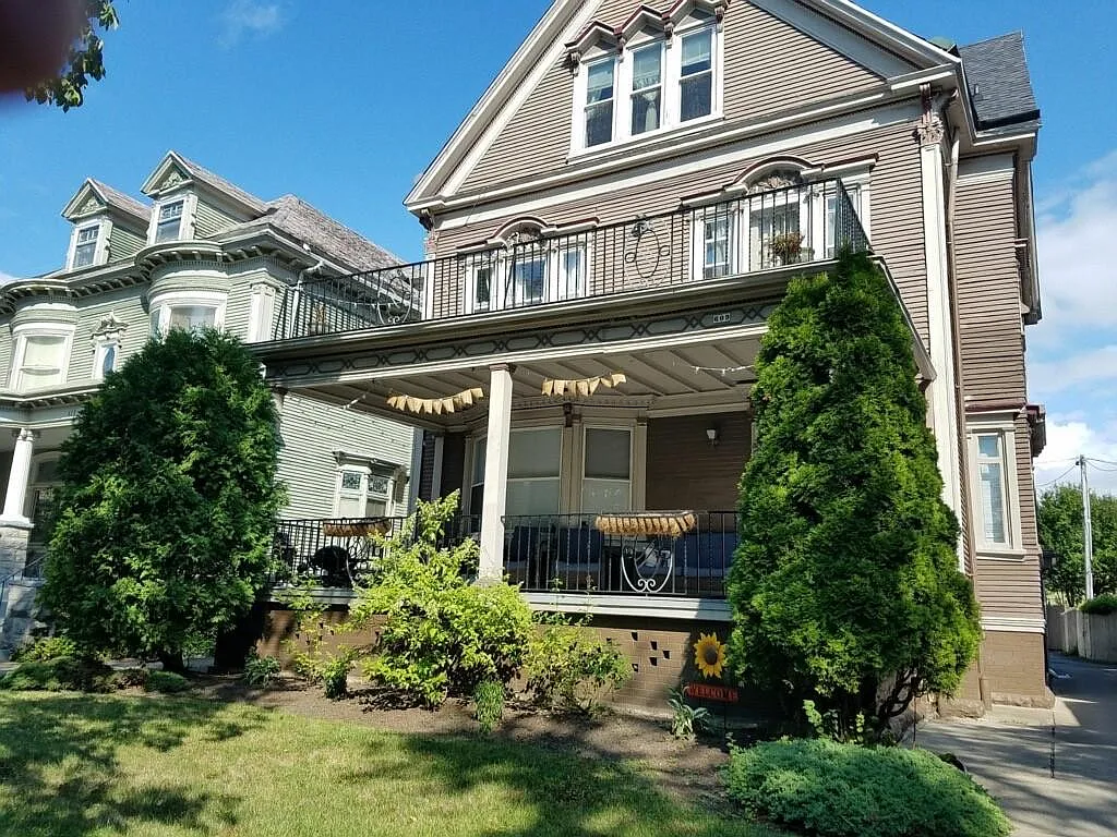 1 bed, $1,295 — Photo 1