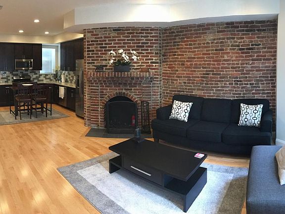 Living Room - Bright, Open Floorplan