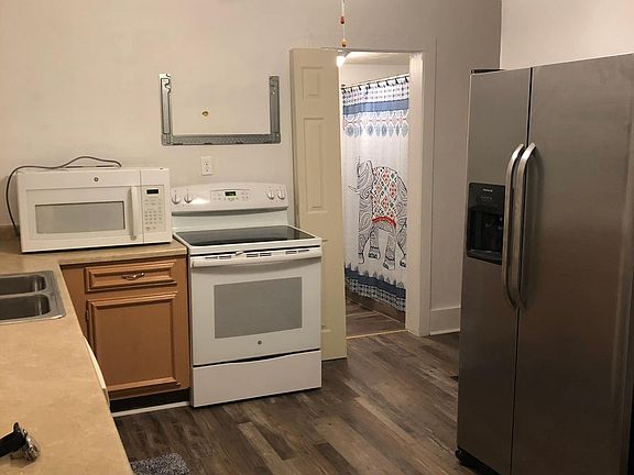 4th image of 4156 Trumbull St