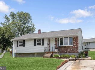 8 Kelbark Ct, Parkville, MD 21234