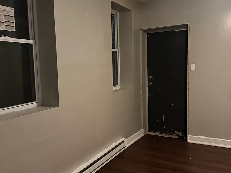 1330 W Boston St #4 — Photo 1
