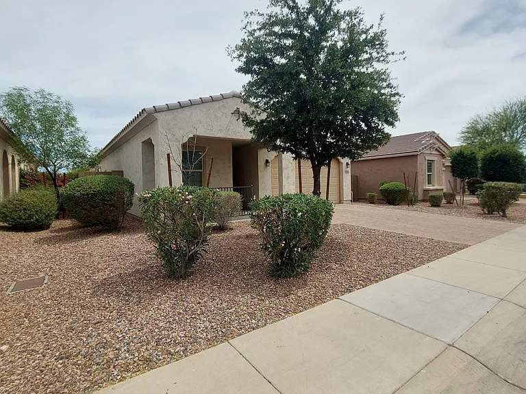 1025 S 200th Ln — Photo 3