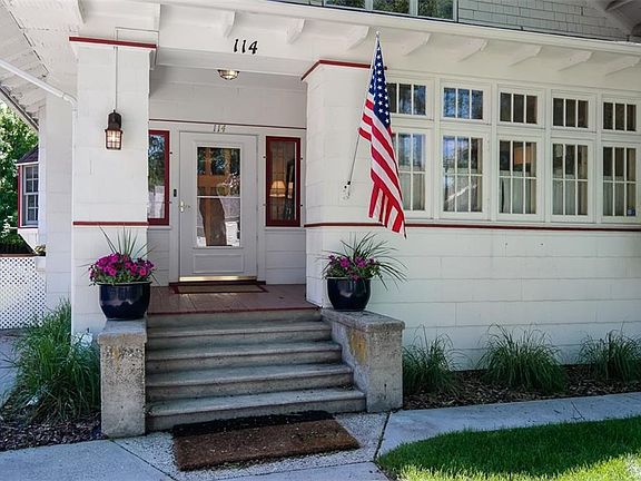 3rd image of 114 Burlington Ave