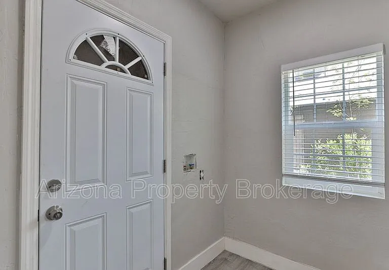 1538 E Pierce St #B — Photo 23