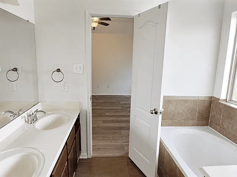 1415 Hardy Stone Dr — Photo 10