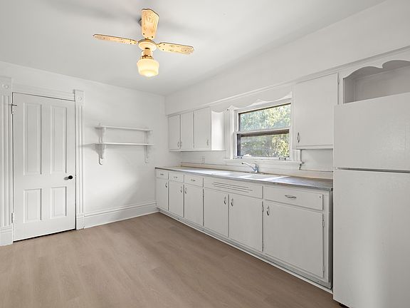 2nd image of 601 S Jefferson St APT 2
