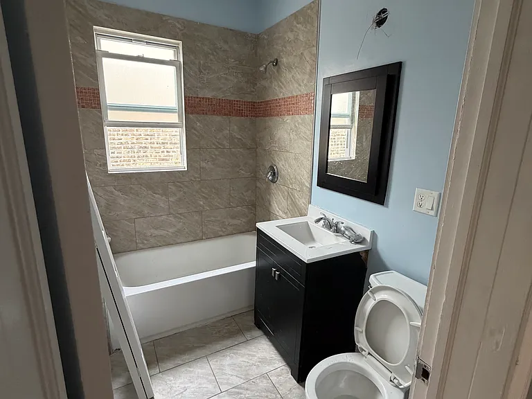 3918 N Kedzie Ave #2 — Photo 8