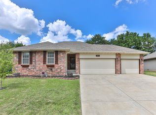 5817 S Geranium Ln, Battlefield, MO 65619
