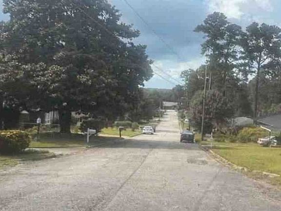 Exterior Neighborhood (street photo)