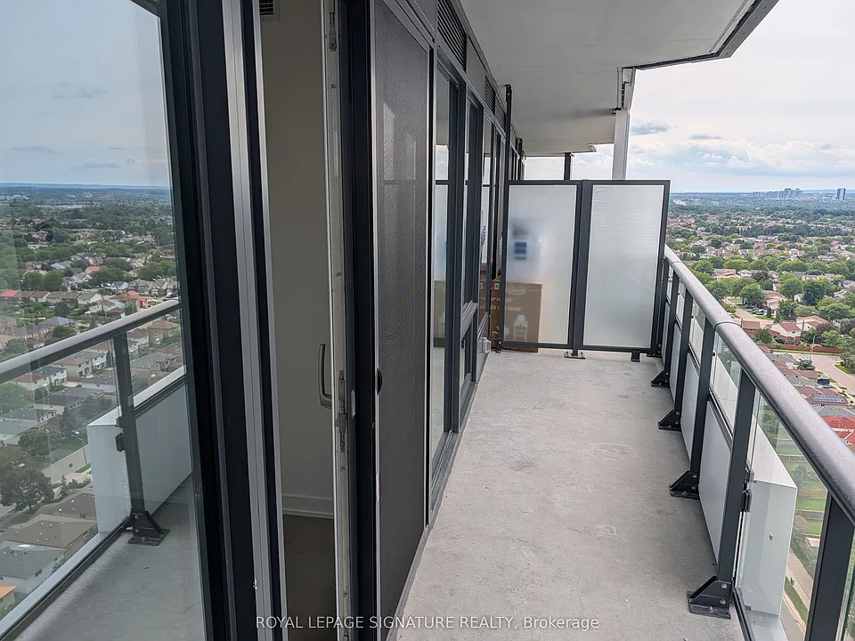 448 Burnhamthorpe Rd W #2204