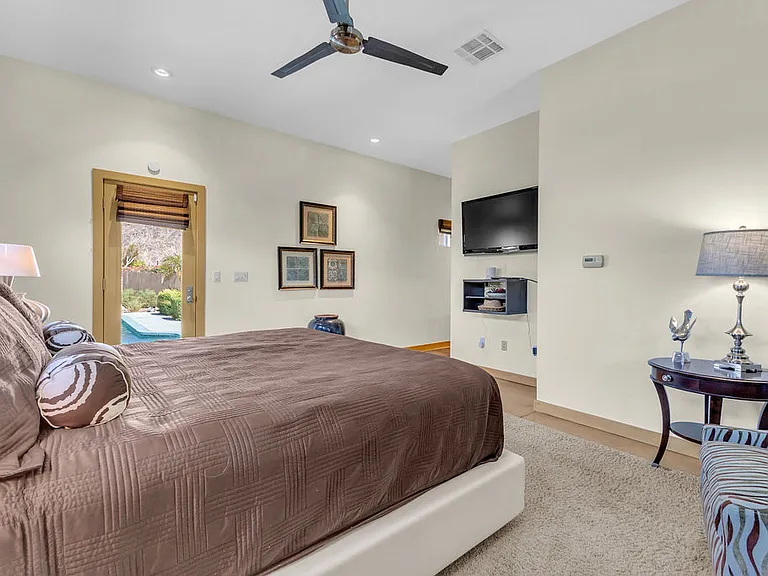 53945 Eisenhower Dr — Photo 27