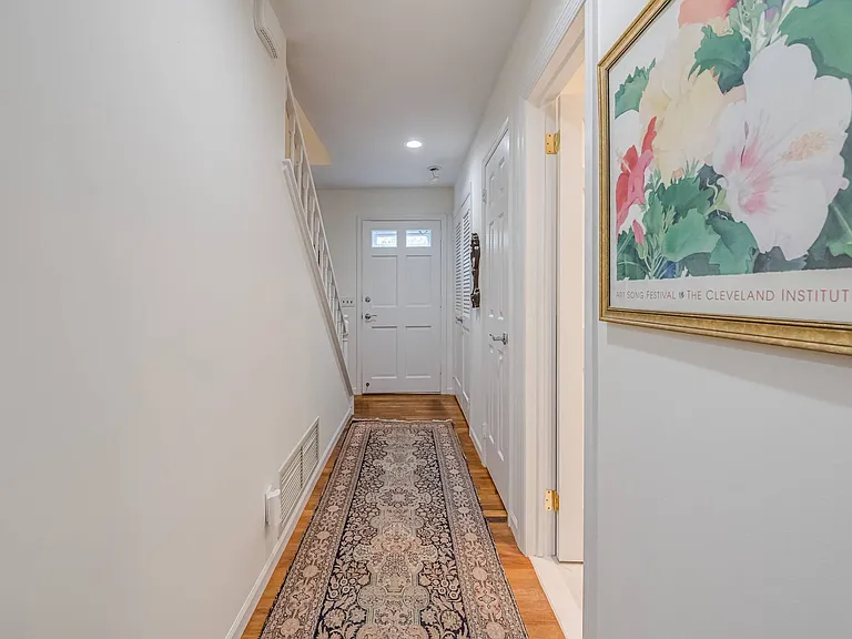 570 Hampton Rd #28 — Photo 10