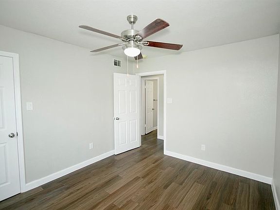 3rd image of 4420 McKibben St