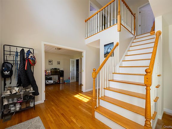 5th image of 89 Brookside Lane