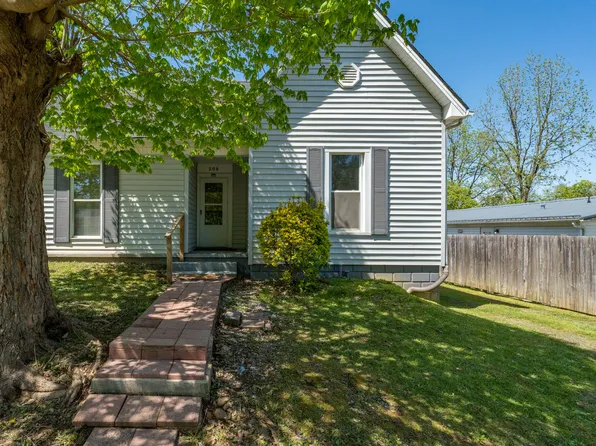 208 East St, Bluff City, TN 37618