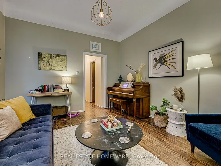 66 Mackenzie Cres #MAIN FL — Photo 11