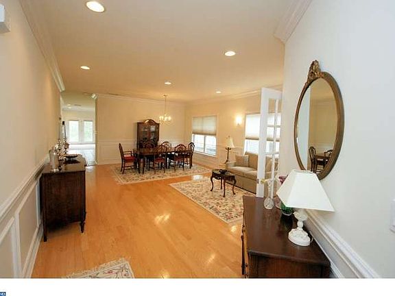 5th image of 18 Globeflower Ln