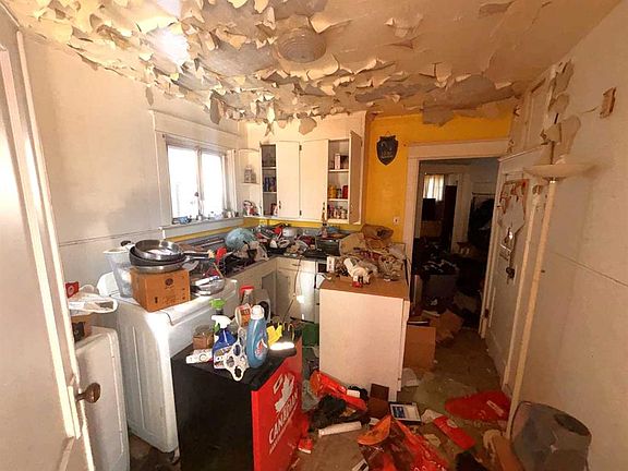 3rd image of 331 50th Ave N