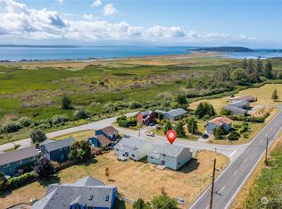 1085 Koenig Ln, Coupeville, WA