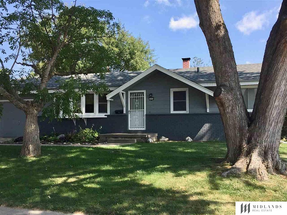 1st image of 3958 McMahon Ave
