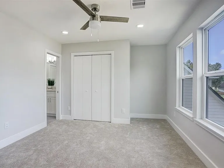 1921 Pasadena St — Photo 15